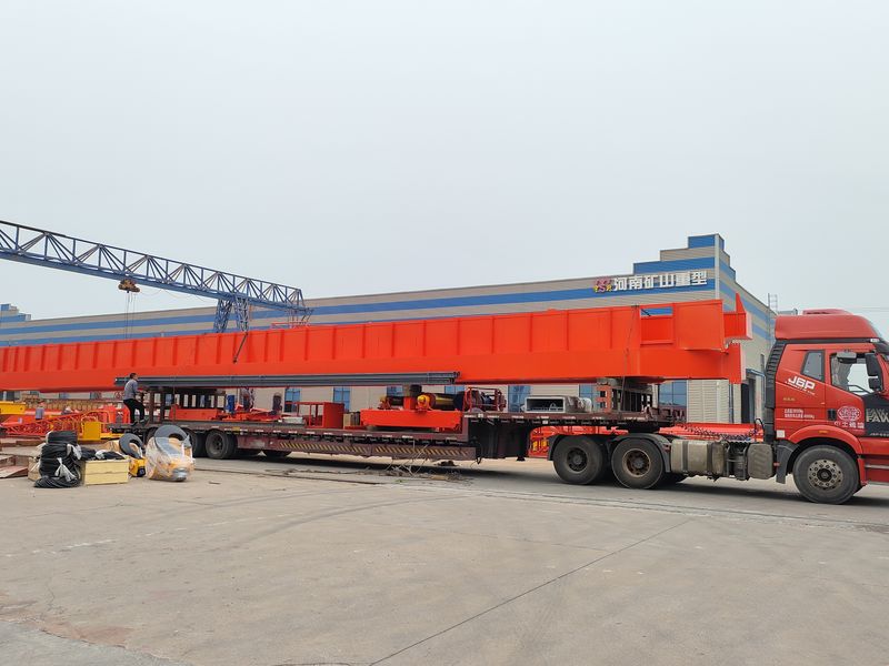 通用橋式起重機(jī) QDXX32/5t—27.7m 制作完成，發(fā)往陜西省銅川市交付客戶使用。