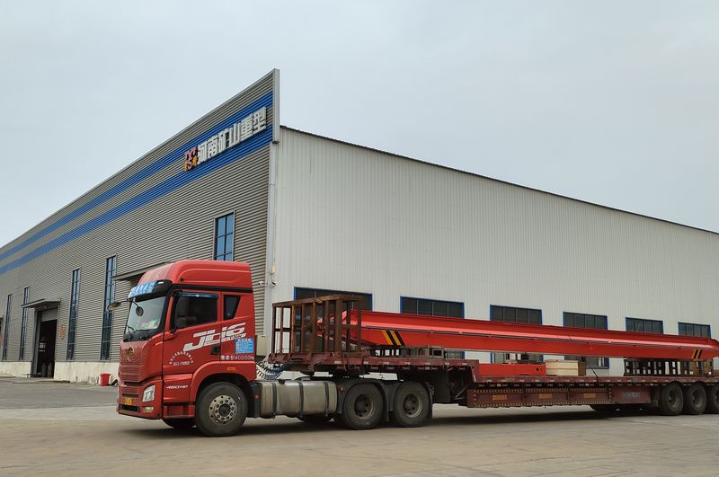 電動(dòng)單梁起重機(jī)3臺(tái) LD5t—16.8m LD3t—16.5m /2臺(tái) 制作完成，發(fā)往江西南昌交付客戶使用。