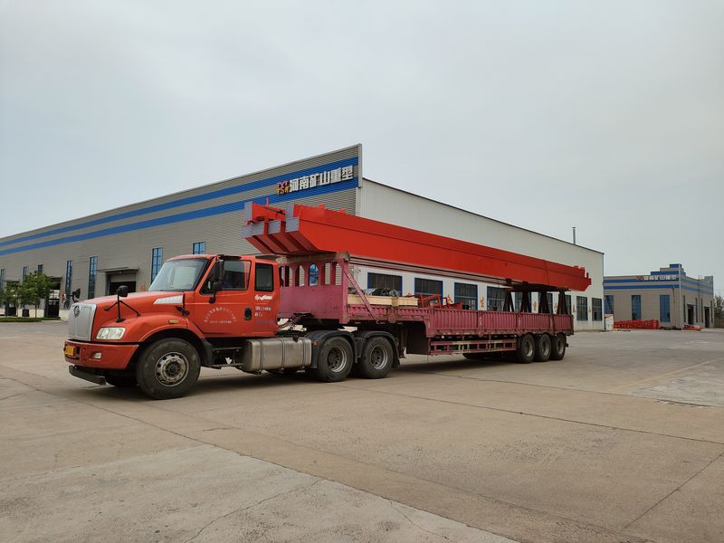 電動(dòng)葫蘆橋式起重機(jī) 3臺(tái) LH5t-17m 制作完成，發(fā)往河南漯河交付客戶使用。