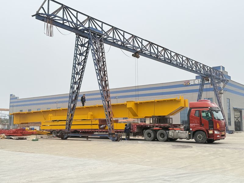 歐式包廂雙主梁門式起重機 MG30/5t-22m 制作完成 裝車發(fā)出